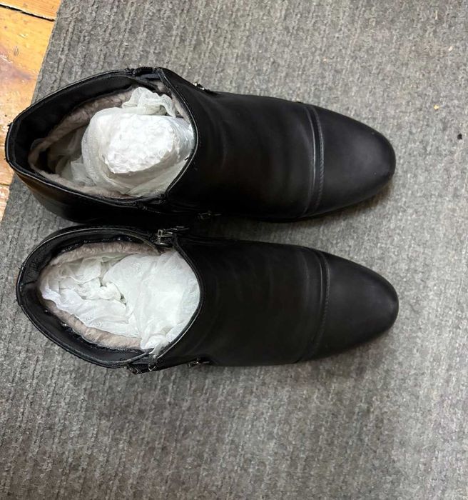 Кожаные сапоги с мехом в отличном состоянии. Размер 41