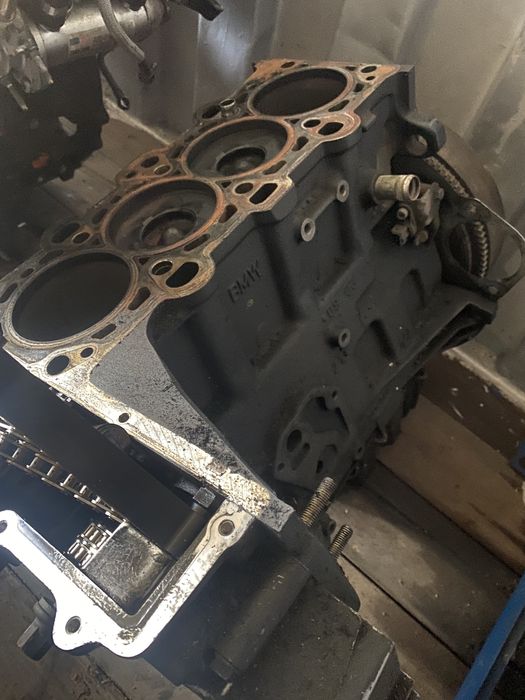 Bloc motor BMW SERIA 3 / 5 de 136CP BMW E46 an 2000