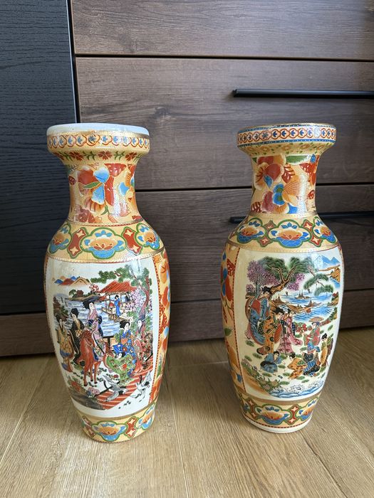 Vaze pictate  cu scene traditionale chinezesti si motive florale