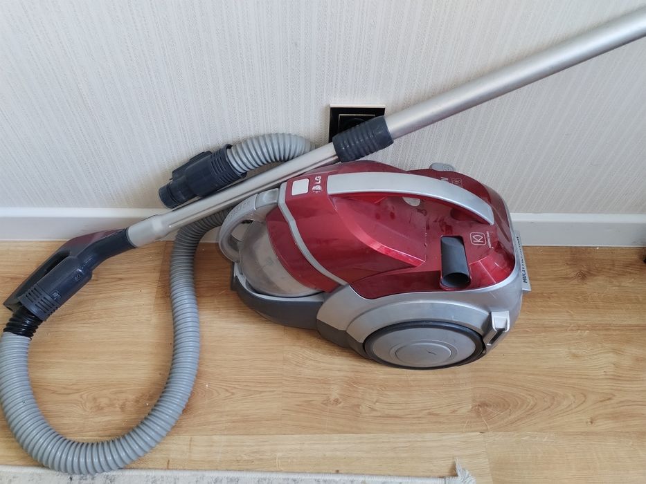 Пылесос мощный,  срочно