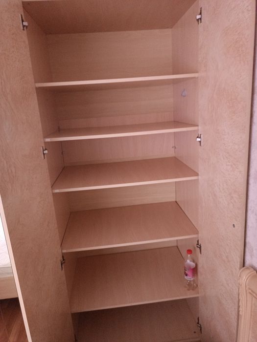 Продам спальный гарнитур в хорошем качество.