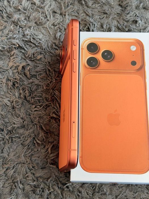iPhone 17 pro max 256 Gb orange