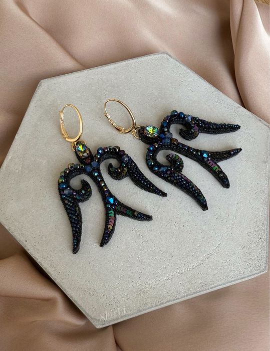 Серьги в этническом стиле со сваровски