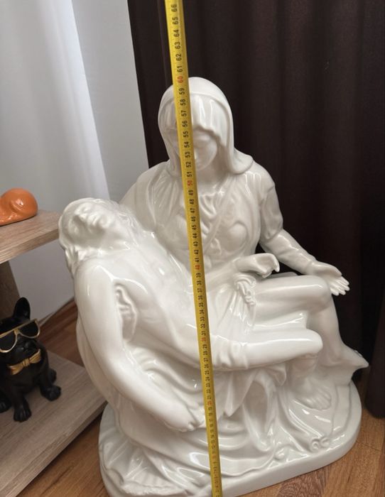 Statueta porcelan