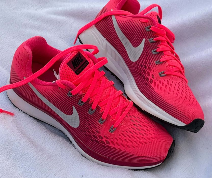 Nike оригинални дамски сникърси 38.5 номер