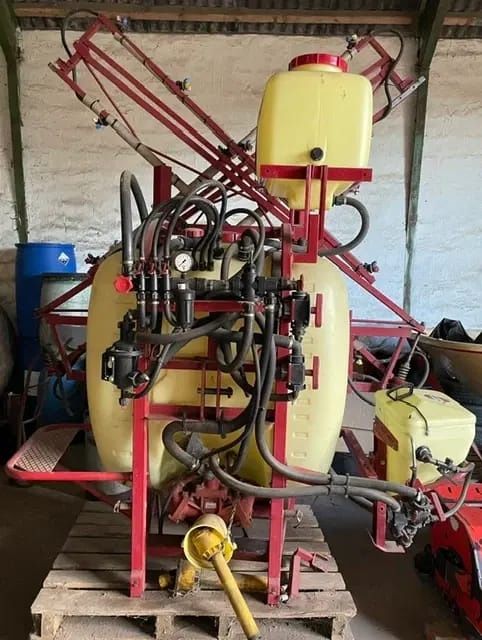 Aparat erbicidat Hardi 850 litri