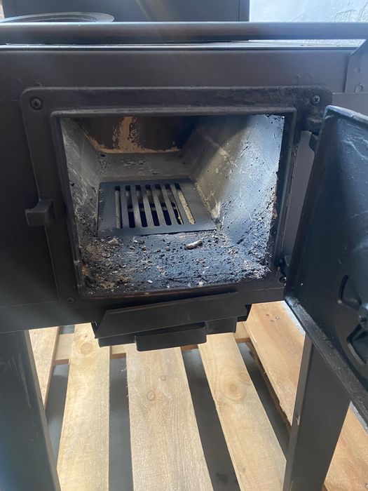 Soba neagra,tip cizma cu plita si cuptor,putere 10 KW