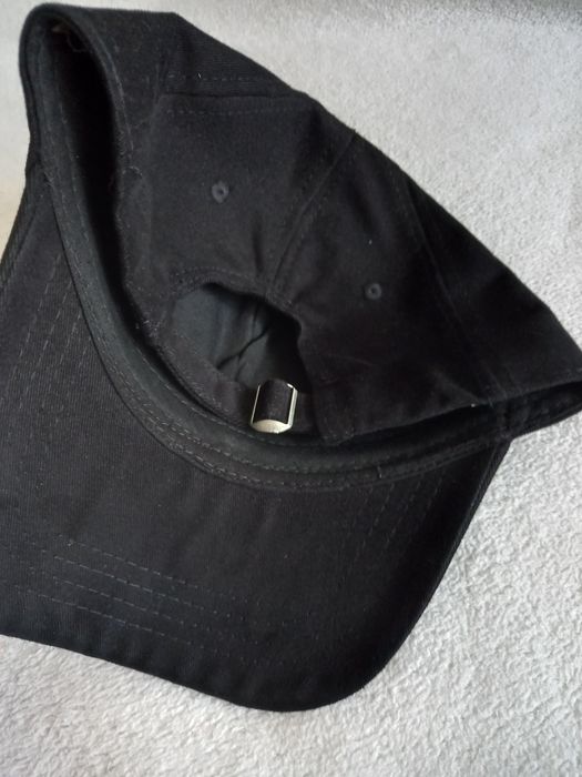 Sapca neagra  noua BURBERRY