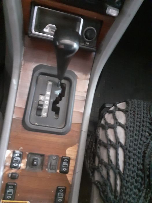 Срочно продам мерседес е300