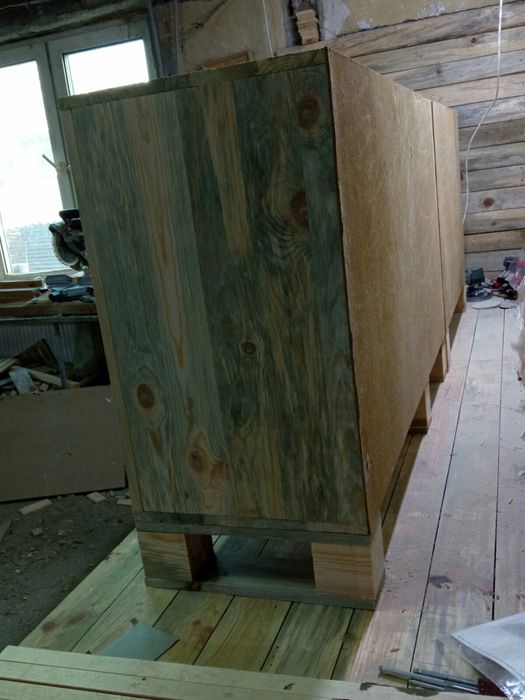 Шкаф-скрин тип "Палетна мебел"