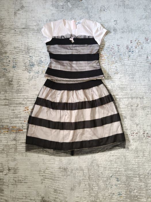 Отдам костюм для девочки рост 152