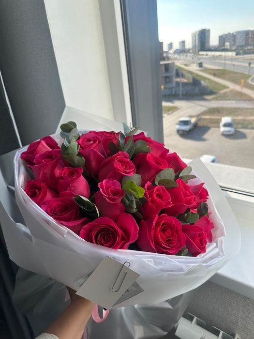 Розовые розы 20 штук