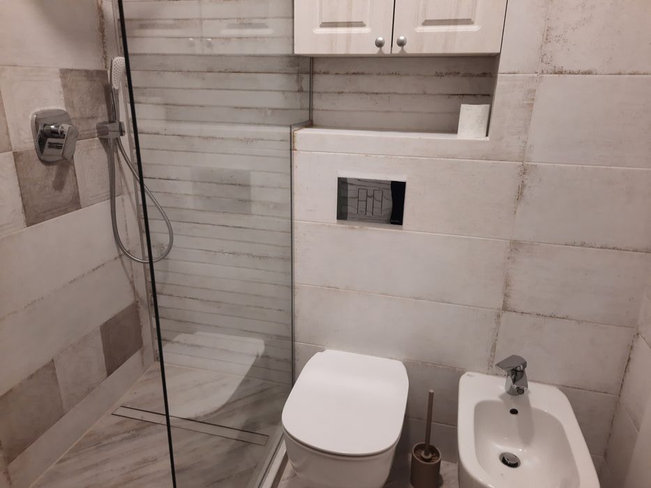 Inchiriez apartament