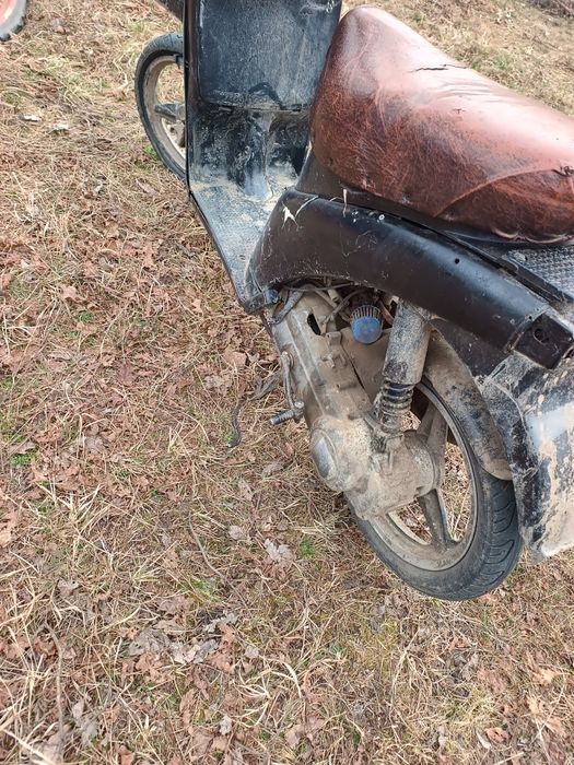 Vând sau schimb scuter Aprilia