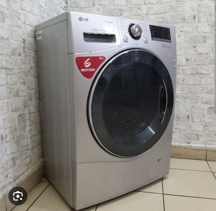 Срочно продам стиральная машинка LG 7 кг гарантия 3года  есть