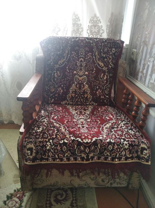 Divan 2ta kreslosi bilan