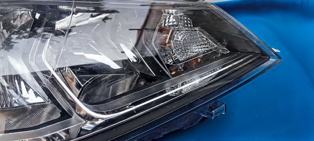 Десен фар за Seat Ibiza V / Фар за Сеат Ибиза 5