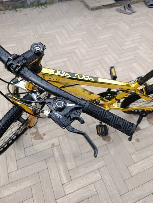 Bicicleta Fulger de MTB cu suspensie pe fata