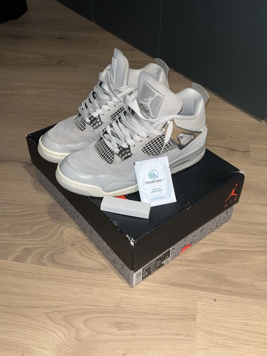 Jordan 4 Frozen Moments
