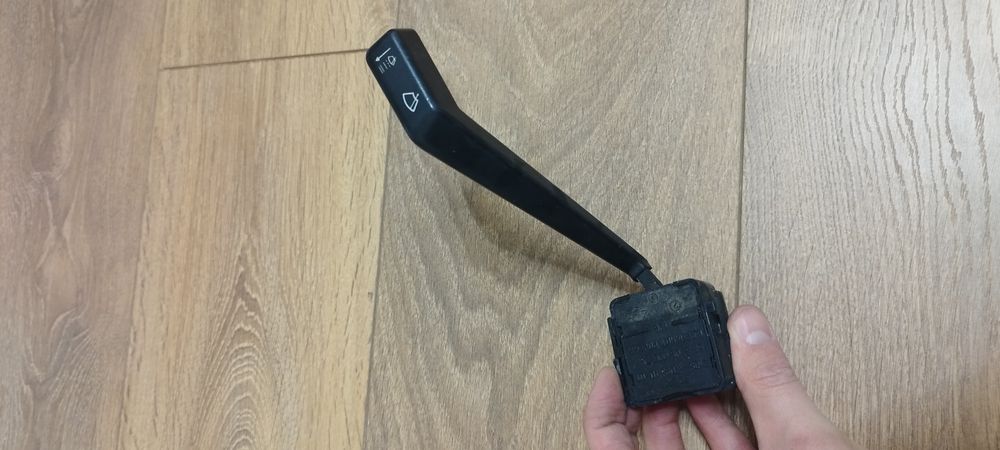 Продам замки 1000 ; датчики 500 гитара дворника