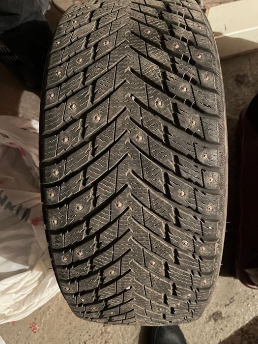 Продам зимние шины в отличном состоянии