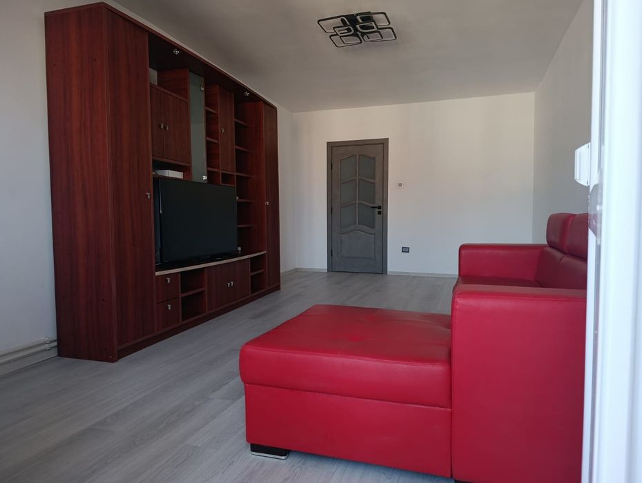 Apartament 3 camere decomandat de vânzare