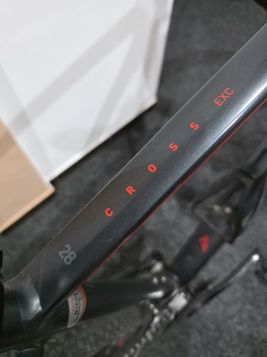 Bicicleta CUBE CROSS EXC (trekking)