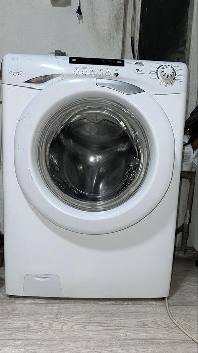 Продаю стиральную машину