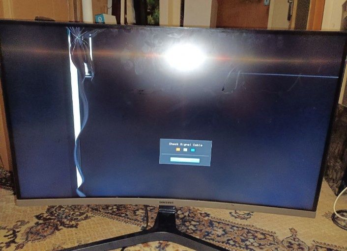 Monitor curbat Samsung C27R 500FHR