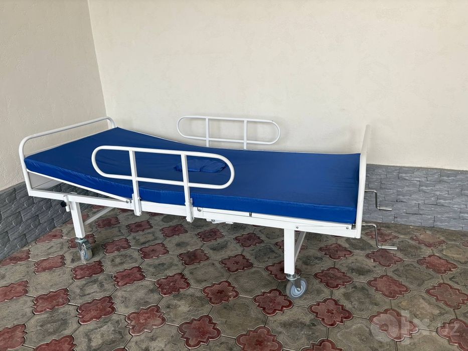 Медицинская кровать б/у