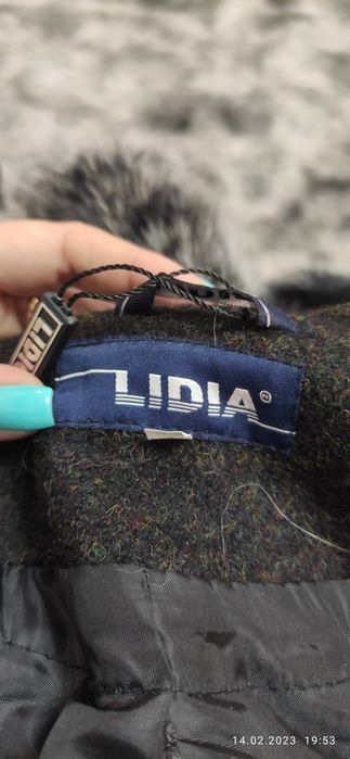 Продам новое шерстяное пальто.