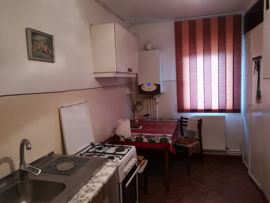 Vand apartament 4 camere, etajul 1