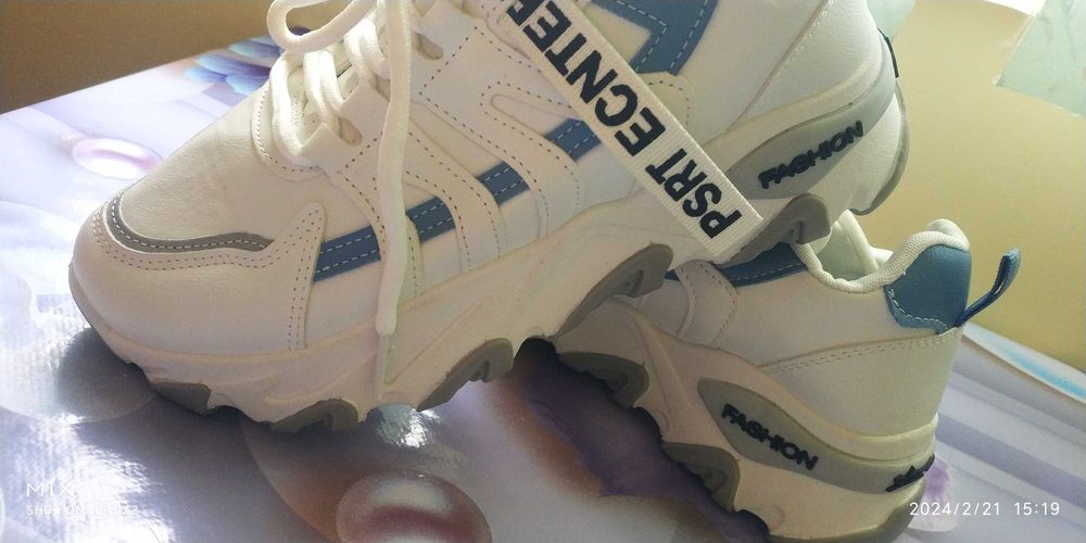 Кроссовки для девочек качество хорошее