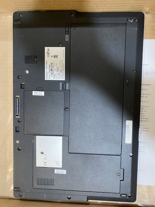 Лаптоп Fujitsu Lifebook U758