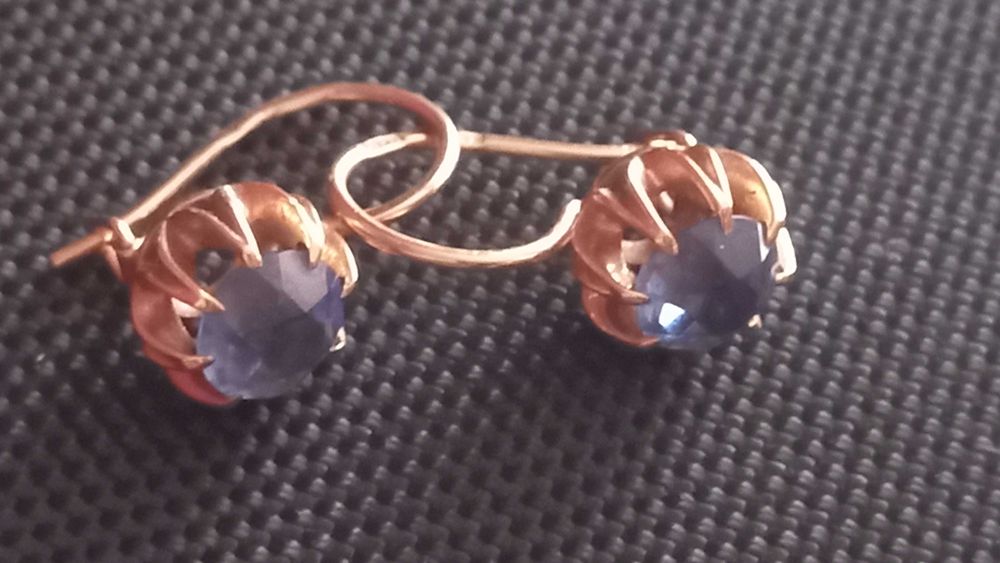 Шикарные золотые серьги !!!