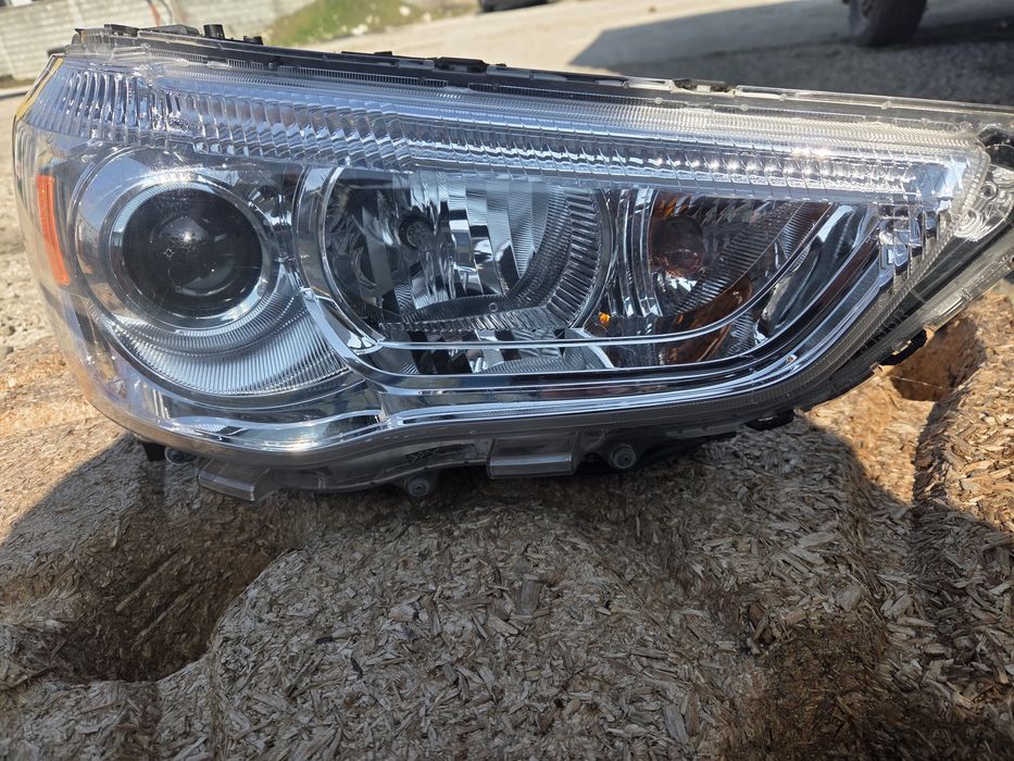 Фар Mitsubishi ASX