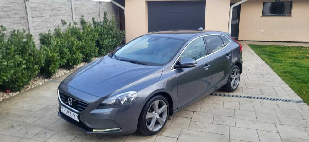 Volvo V40 Model R_Design