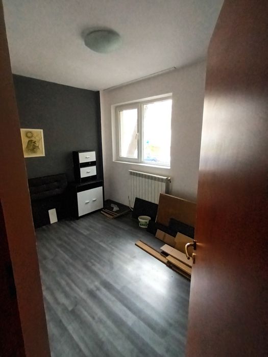 Închiriez apartament 3 camere 90 mp Zona Polivalenta