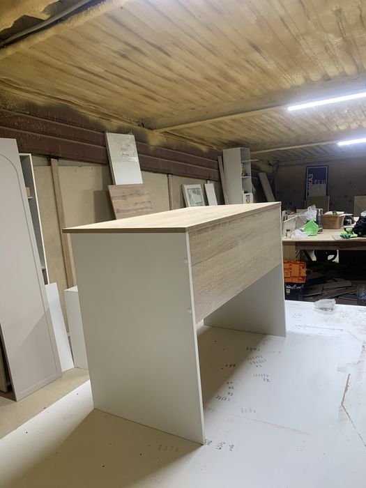 Продам стол новый