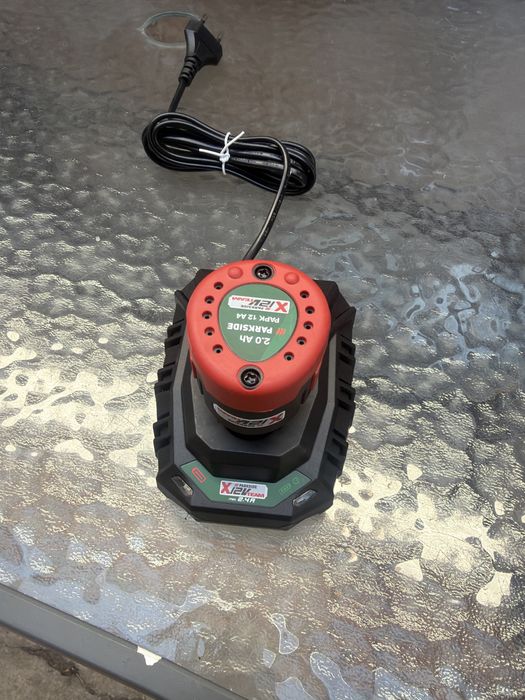 Incarcator si acumulator Parkside 12v