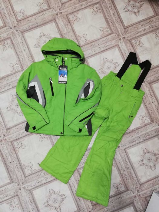 Зимний комбинезон на девочку