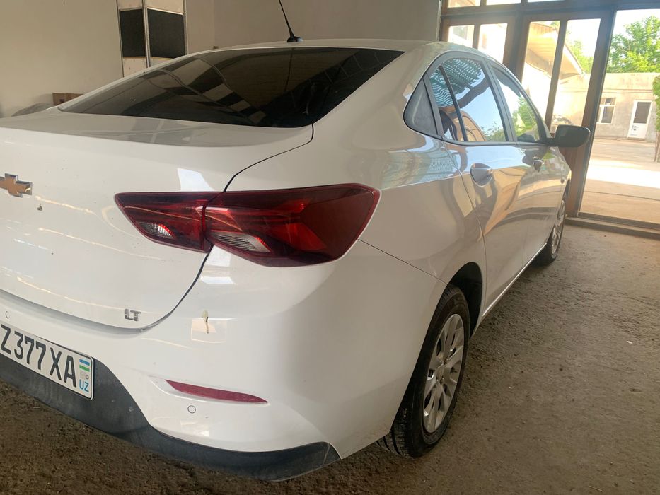 Chevrolet Onix 3LT MT – Oq rang (Summit White)