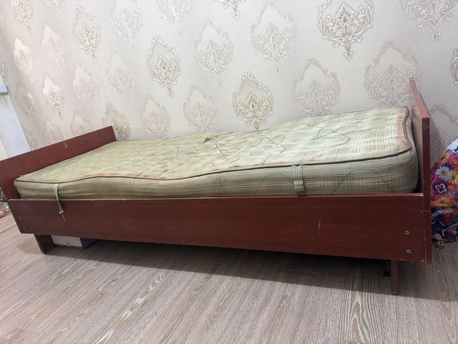 Кровать односпальное