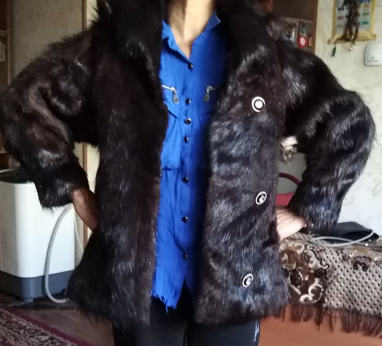 Полушубки нутрия с капюштном