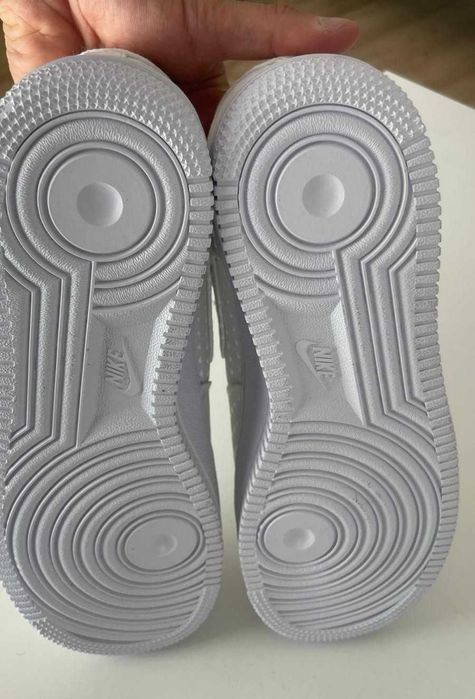 Adidasi Nike Air Force albi, noi in cutie, marimea 42