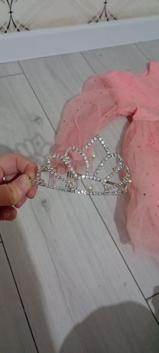 Детская платья. Корона. Бабочка.