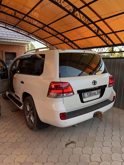 Фонарь land cruiser 200