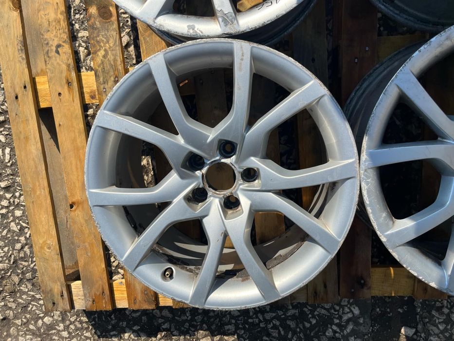 Оригинални джанти 18 Audi A4 A5 A6 8t0601025E 8.5j et29 ном 156 за боя