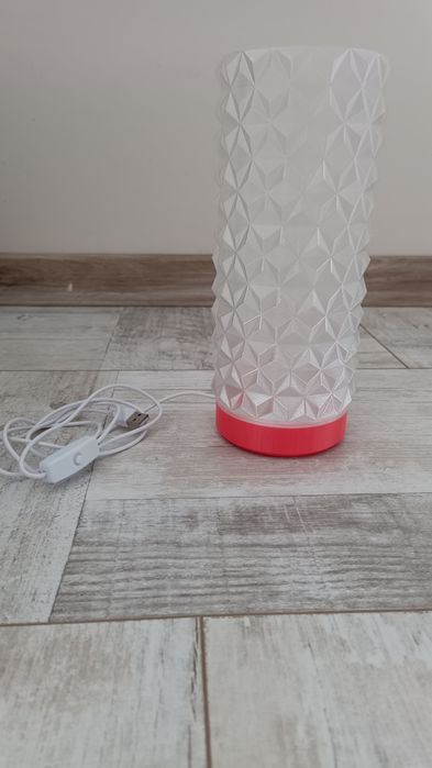 3D Принтирана настолна лампа