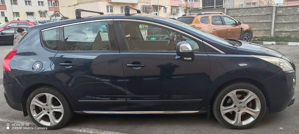Vând Peugeot 3008